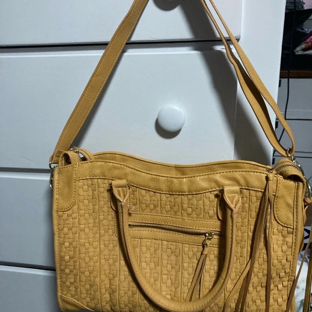 Steven by STEVE MADDEN LEATHER BAG Mustard tone. leather handbag. - Picture 1 of 12